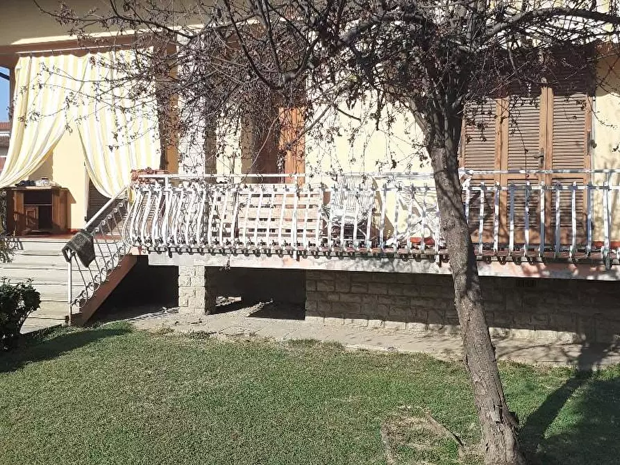 Immagine 12 di Villa in vendita  a Montignoso