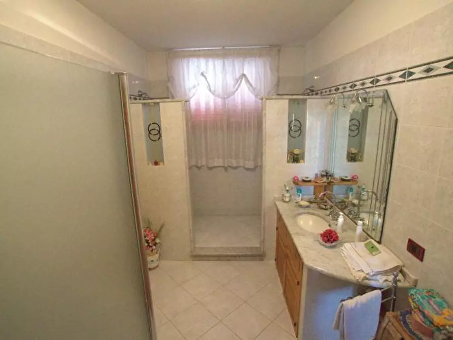 Immagine 27 di Villa in vendita  a Empoli