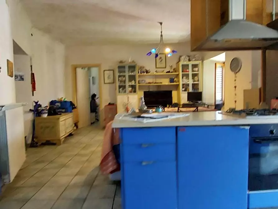 Immagine 2 di Appartamento in vendita  a Massa