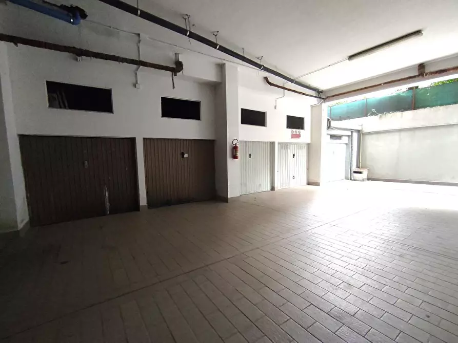 Immagine 24 di Appartamento in vendita  a Massa