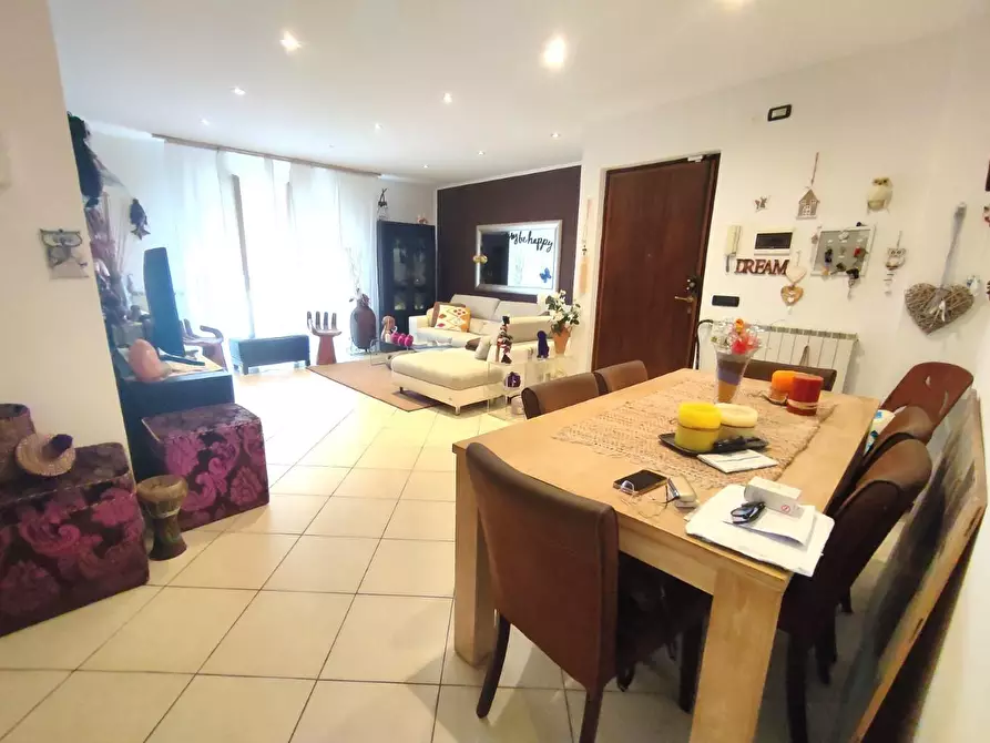 Immagine 15 di Appartamento in vendita  a Massa