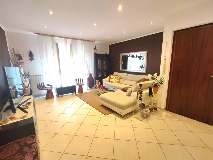 Immagine 2 di Appartamento in vendita  a Massa