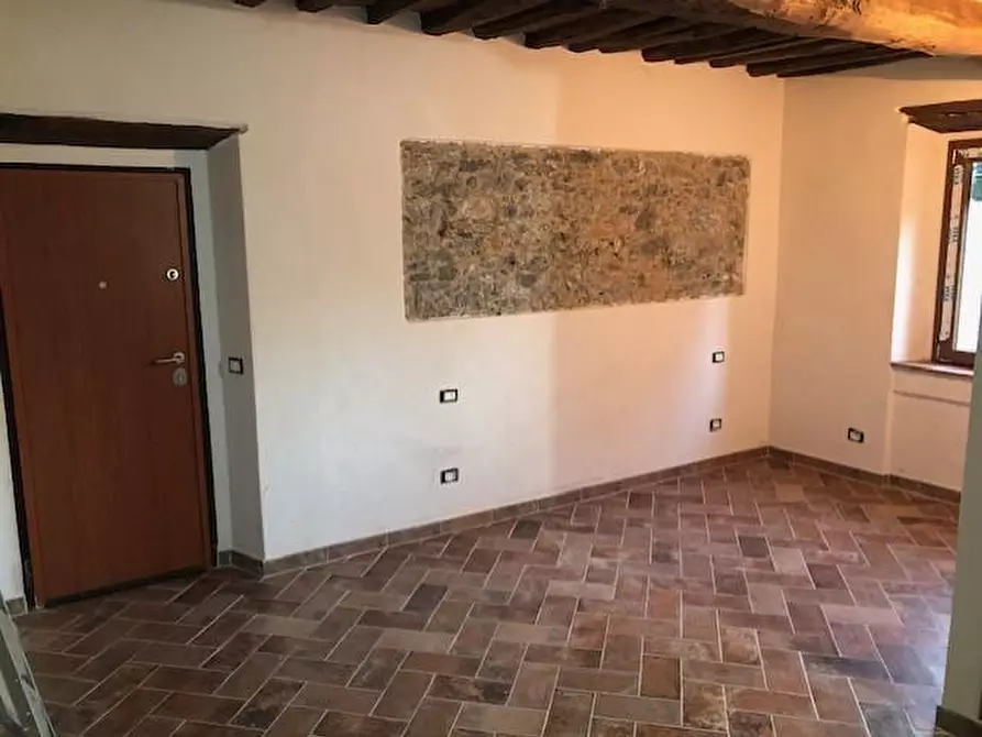 Immagine 1 di Appartamento in vendita  a Gallicano