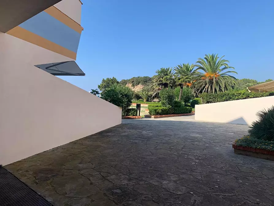 Immagine 13 di Albergo/B&B/Residence in affitto  a Livorno