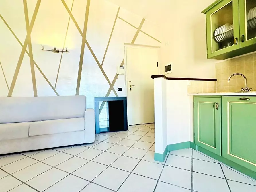 Immagine 8 di Mansarda in vendita  a Camaiore