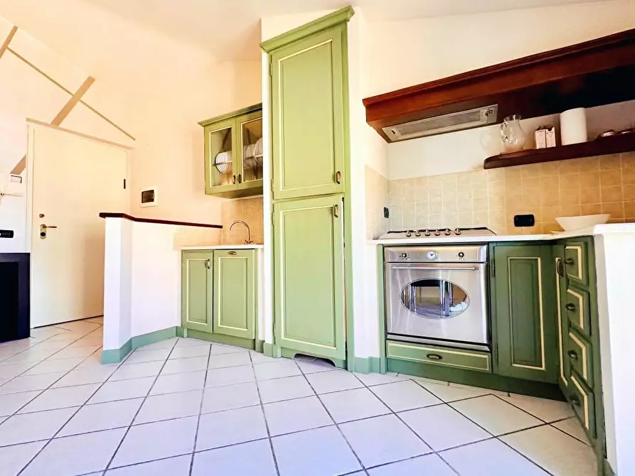 Immagine 6 di Mansarda in vendita  a Camaiore