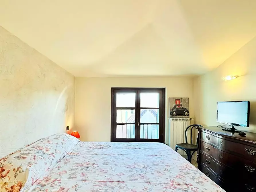 Immagine 14 di Mansarda in vendita  a Camaiore