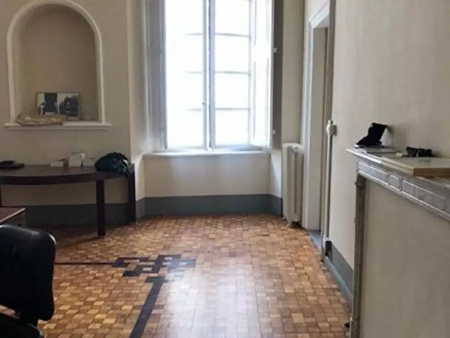 Immagine 5 di Ufficio in affitto  a Lucca