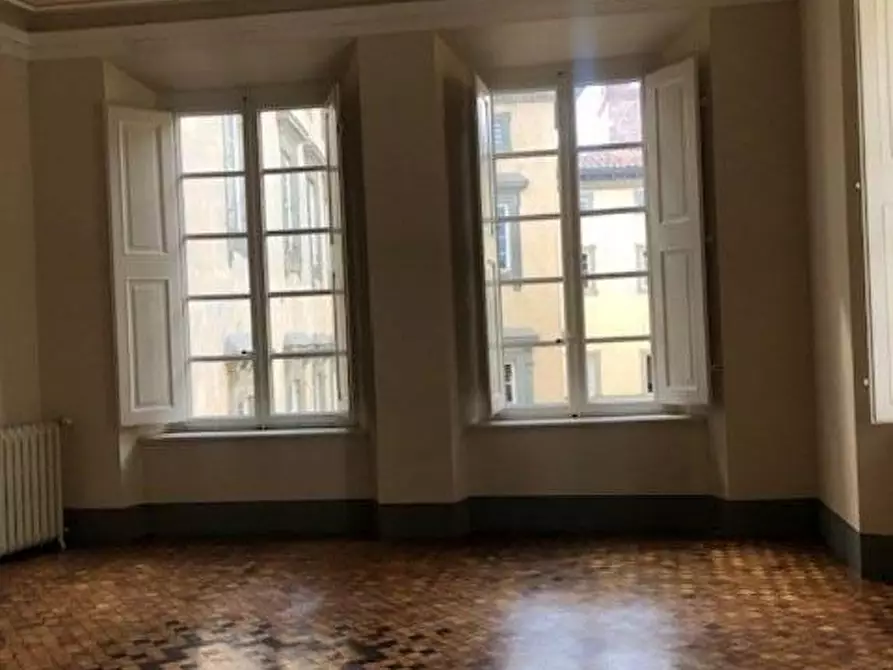 Immagine 4 di Ufficio in affitto  a Lucca