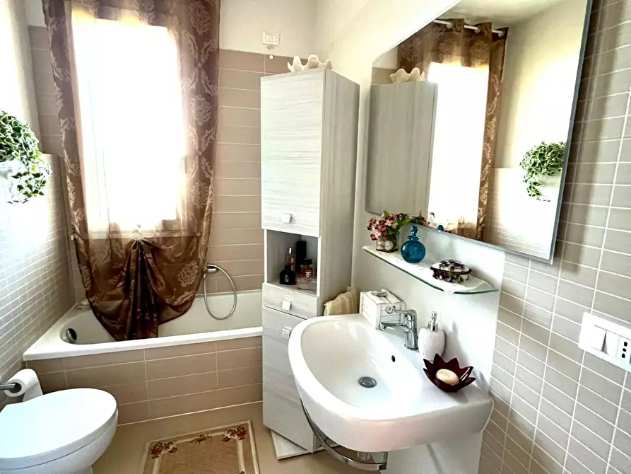 Immagine 26 di Appartamento in vendita  a Pontedera