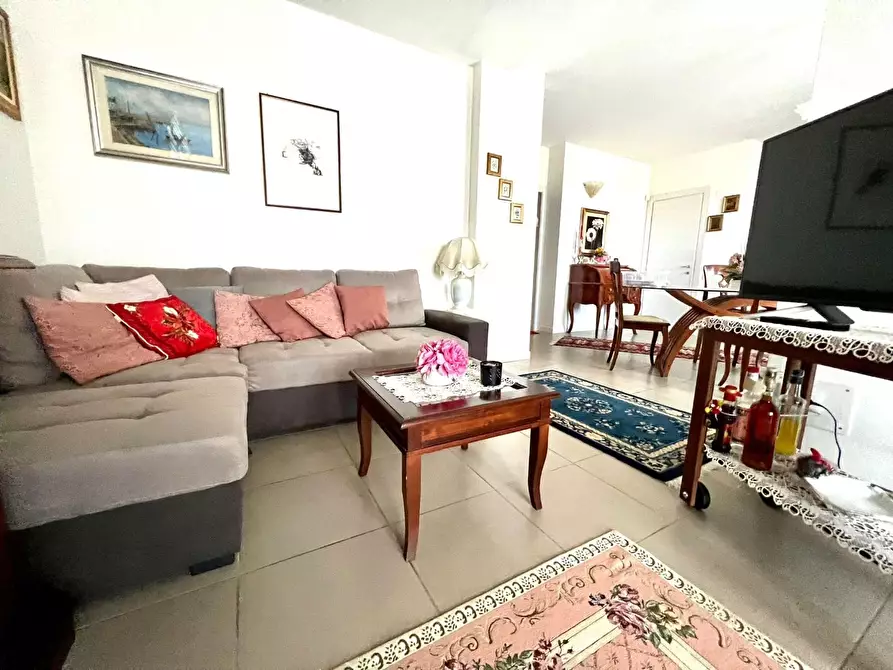 Immagine 14 di Appartamento in vendita  a Pontedera