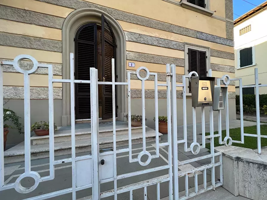 Immagine 8 di Villa in vendita  a Castelfiorentino