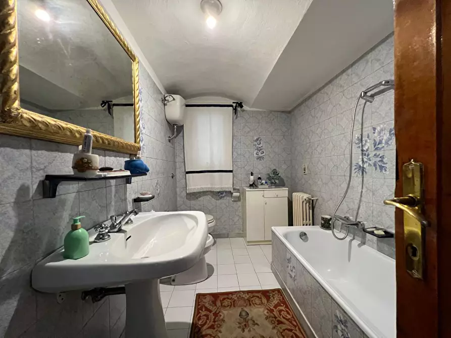 Immagine 40 di Villa in vendita  a Castelfiorentino