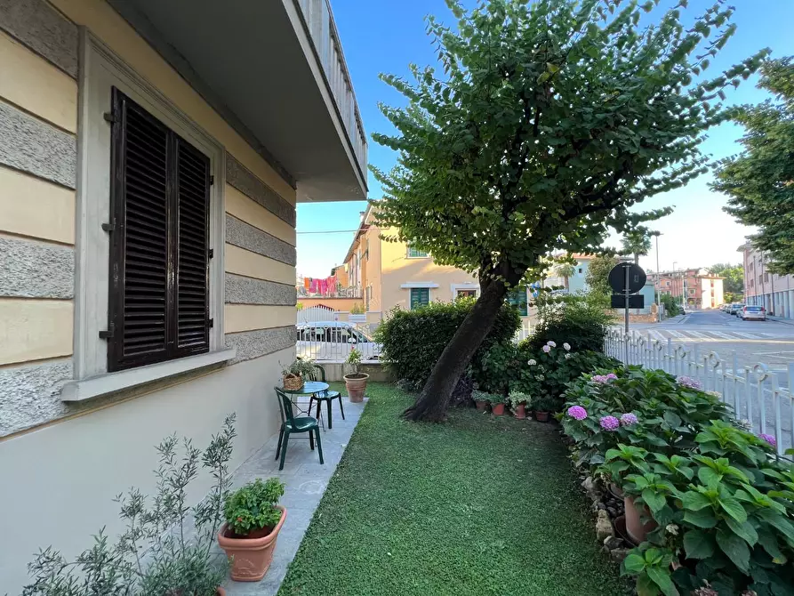 Immagine 2 di Villa in vendita  a Castelfiorentino