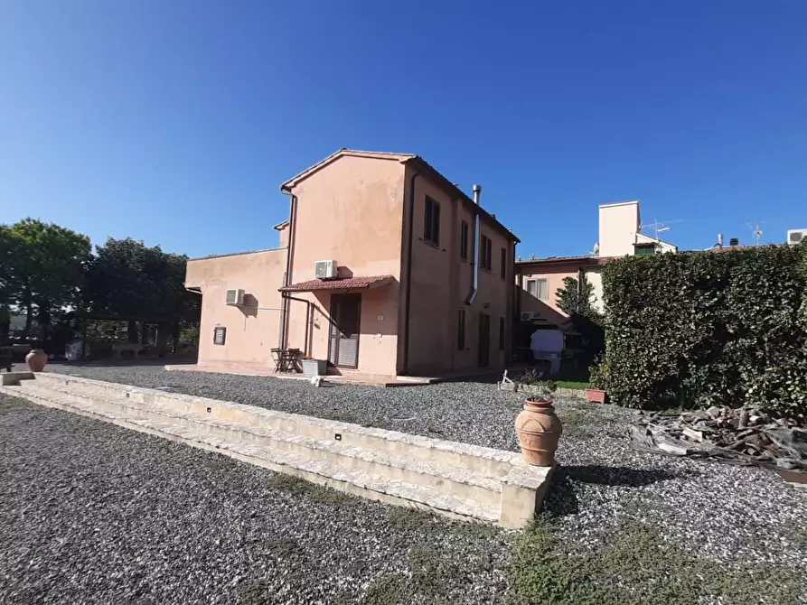 Immagine 1 di Casa colonica in vendita  a Castellina Marittima
