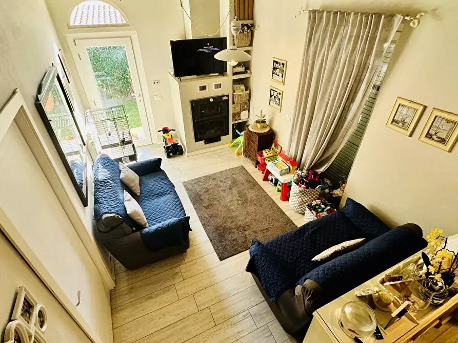 Immagine 27 di Casa indipendente in vendita  a Pietrasanta