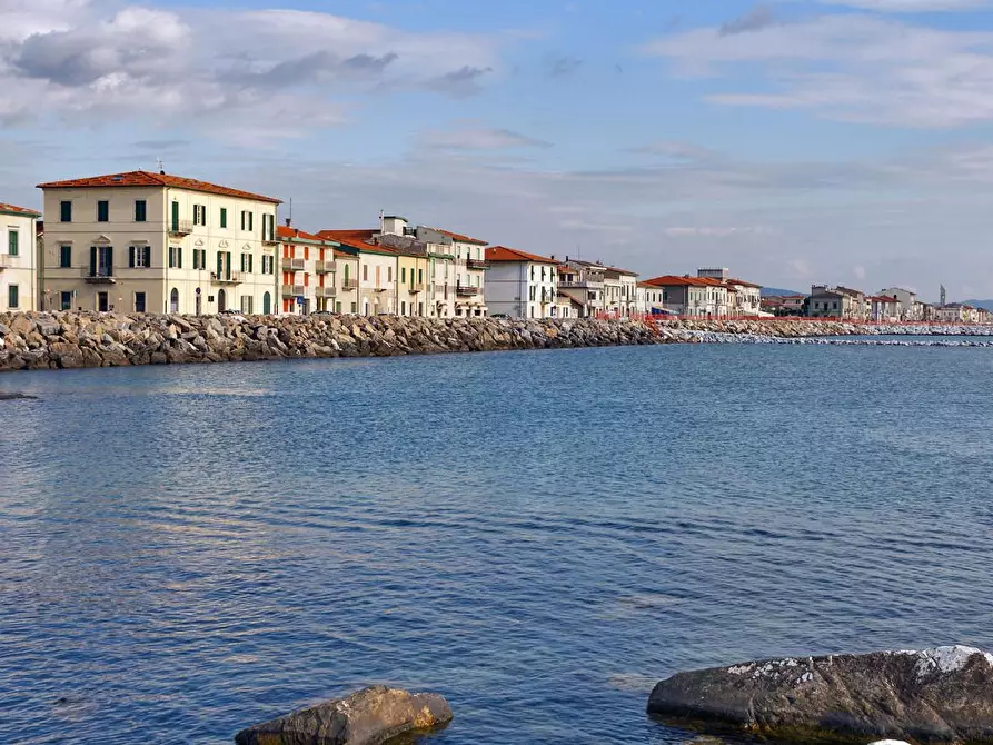 Immagine 1 di Appartamento in vendita  a Pisa