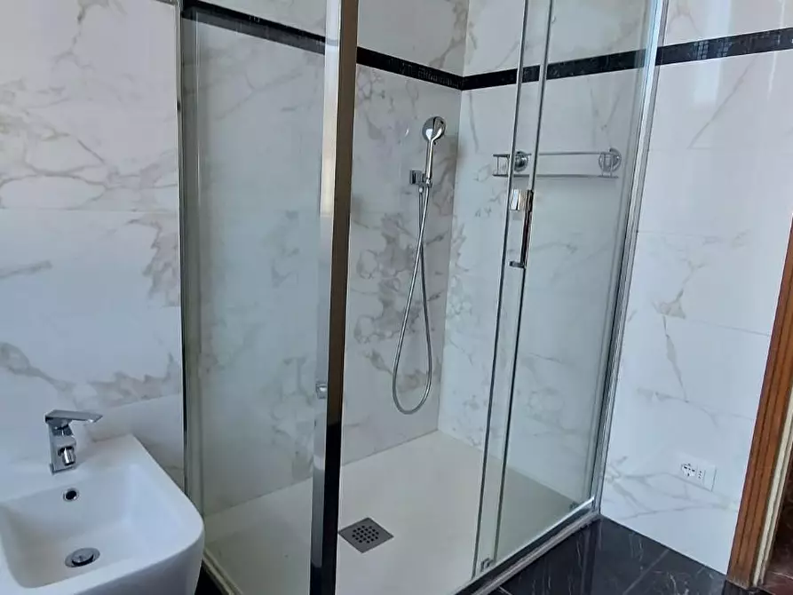 Immagine 37 di Casa bifamiliare in vendita  a Carrara