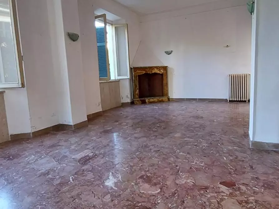 Immagine 21 di Casa bifamiliare in vendita  a Carrara