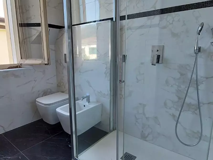 Immagine 42 di Casa bifamiliare in vendita  a Carrara