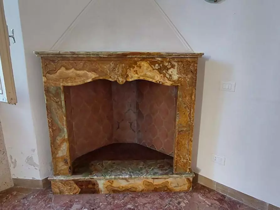 Immagine 17 di Casa bifamiliare in vendita  a Carrara