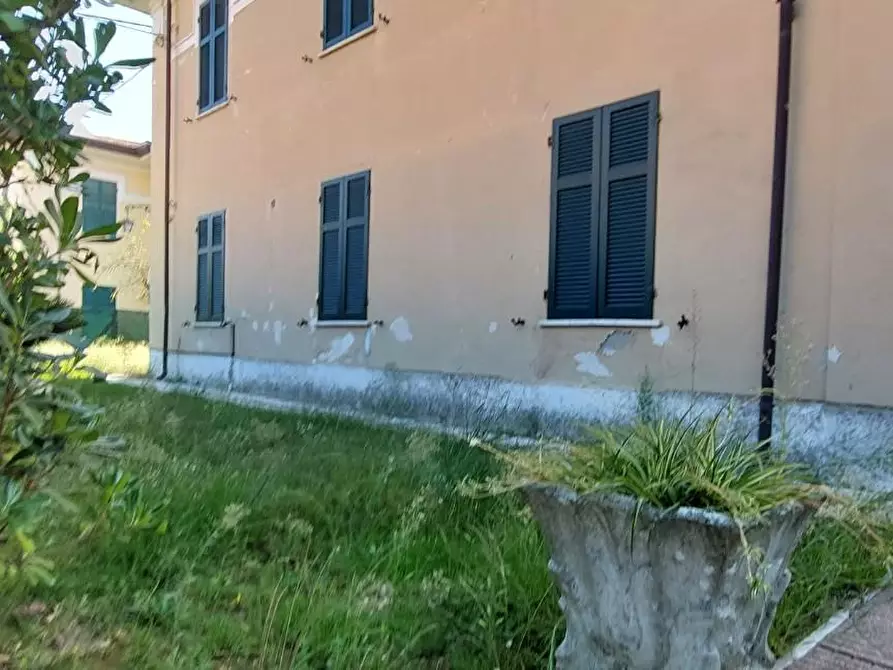 Immagine 9 di Casa bifamiliare in vendita  a Carrara
