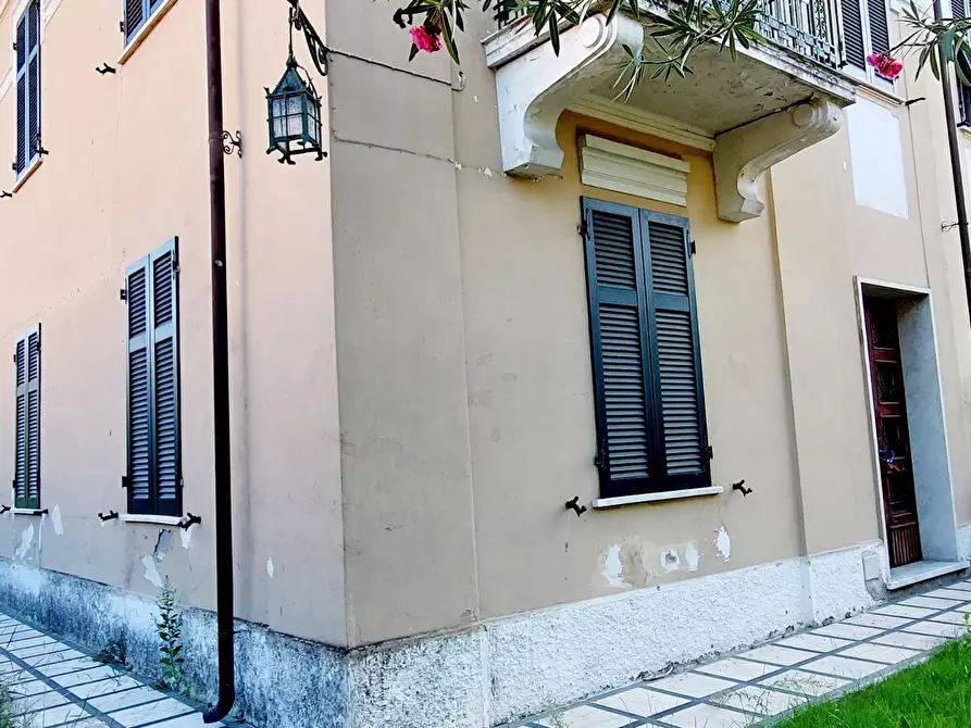 Immagine 5 di Casa bifamiliare in vendita  a Carrara