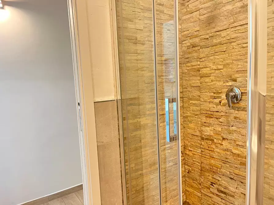 Immagine 39 di Appartamento in vendita  a Siena