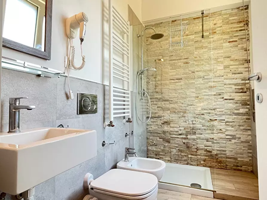 Immagine 35 di Appartamento in vendita  a Siena