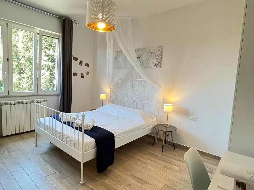 Immagine 21 di Appartamento in vendita  a Siena