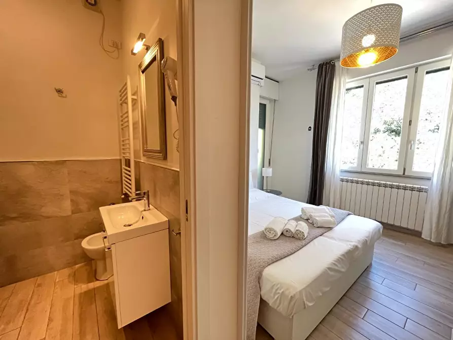 Immagine 32 di Appartamento in vendita  a Siena