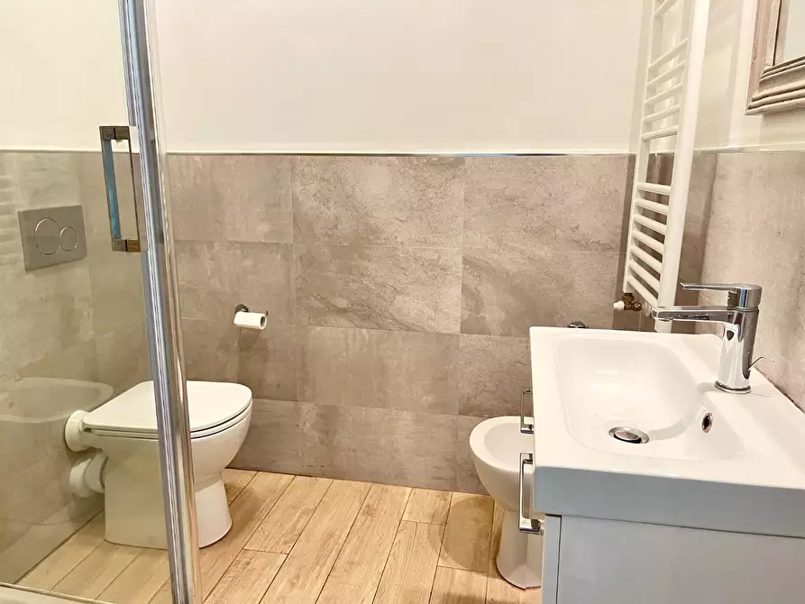 Immagine 33 di Appartamento in vendita  a Siena