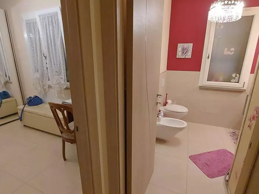 Immagine 18 di Casa semindipendente in vendita  a Castelnuovo Magra