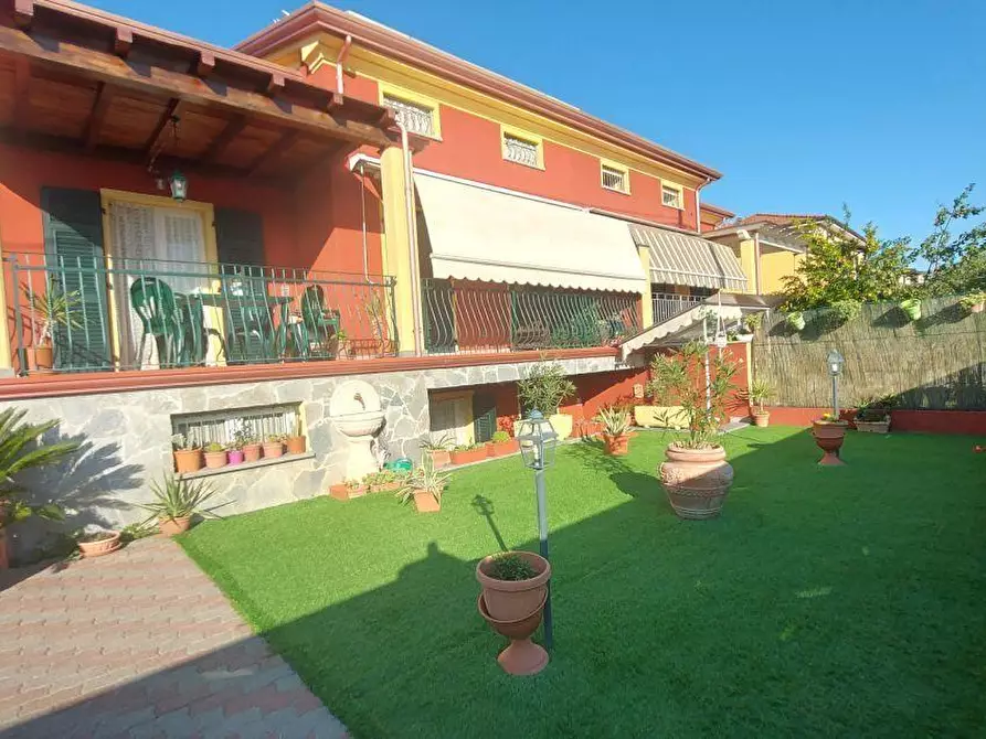 Immagine 2 di Casa semindipendente in vendita  a Castelnuovo Magra