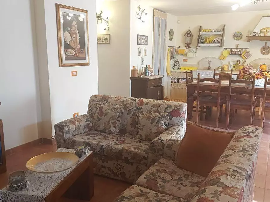 Immagine 31 di Casa semindipendente in vendita  a Castelnuovo Magra