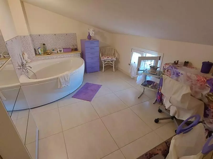 Immagine 29 di Casa semindipendente in vendita  a Castelnuovo Magra