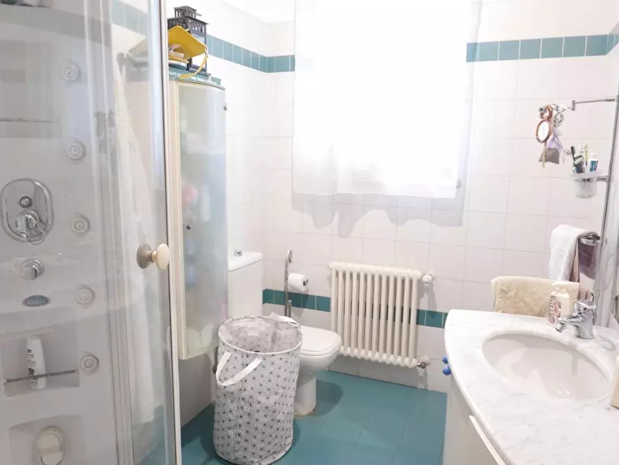 Immagine 16 di Appartamento in vendita  a Carrara