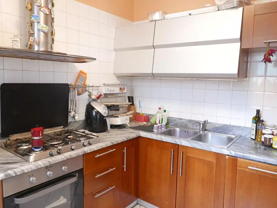 Immagine 6 di Appartamento in vendita  a Carrara