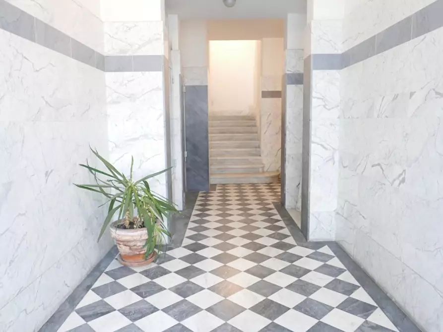 Immagine 13 di Appartamento in vendita  a Carrara
