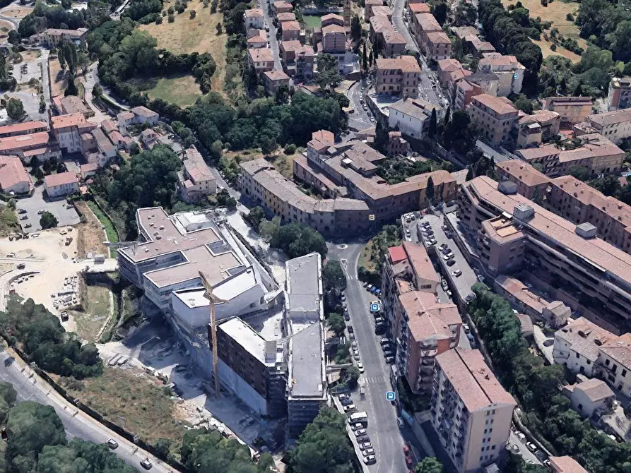 Immagine 12 di Appartamento in vendita  a Siena