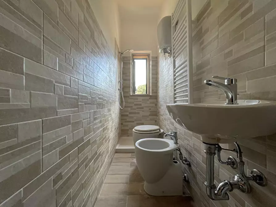 Immagine 11 di Appartamento in vendita  a Siena