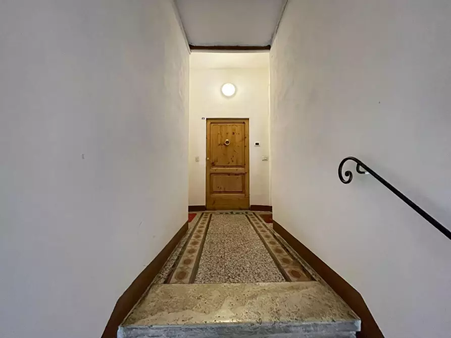 Immagine 13 di Appartamento in vendita  a Siena