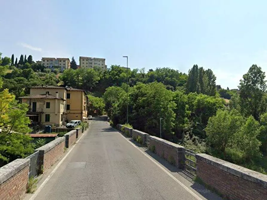 Immagine 14 di Appartamento in vendita  a Siena