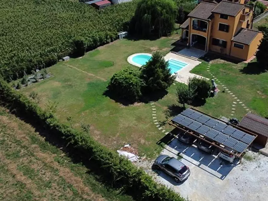 Immagine 3 di Villa in vendita  a Capannori