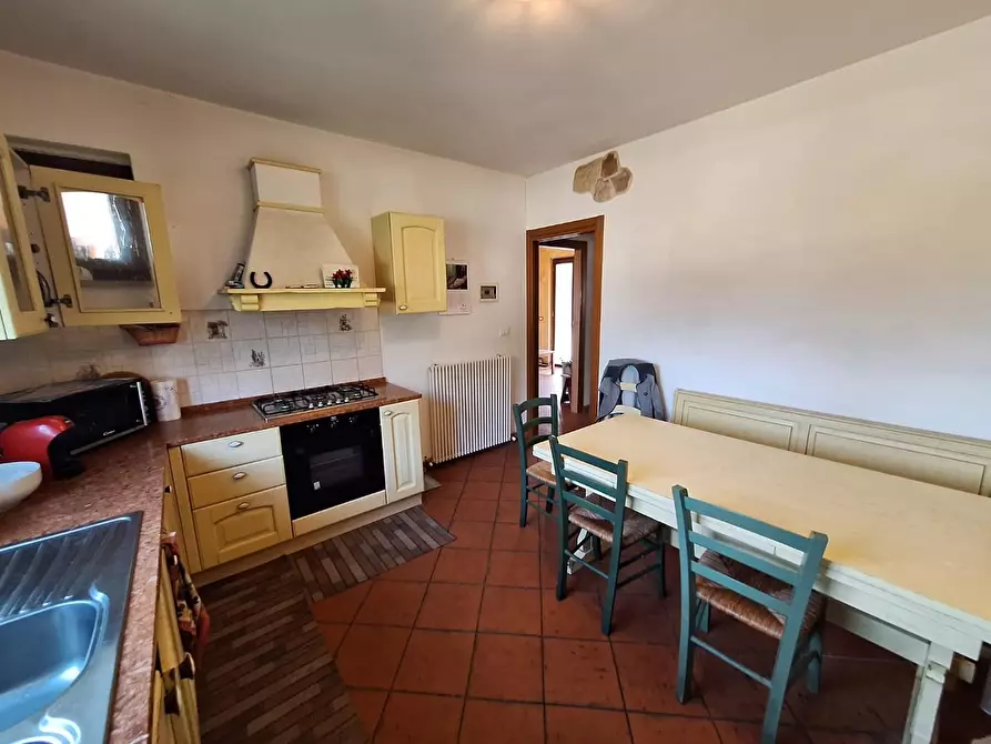 Immagine 8 di Villa in vendita  a Capannori