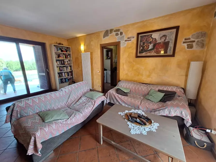Immagine 7 di Villa in vendita  a Capannori