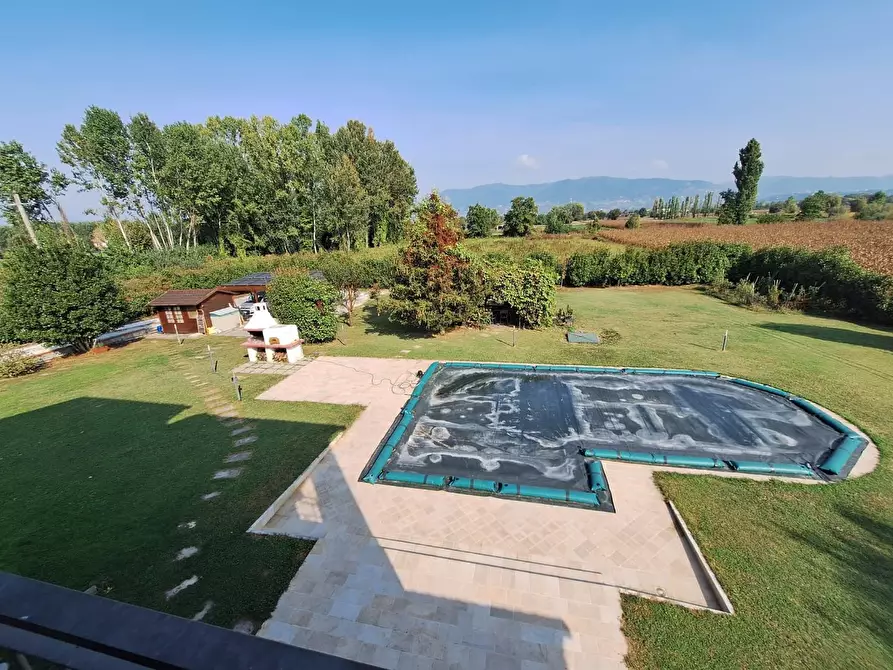 Immagine 16 di Villa in vendita  a Capannori