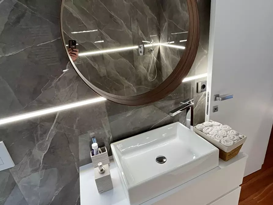 Immagine 32 di Appartamento in vendita  a Viareggio