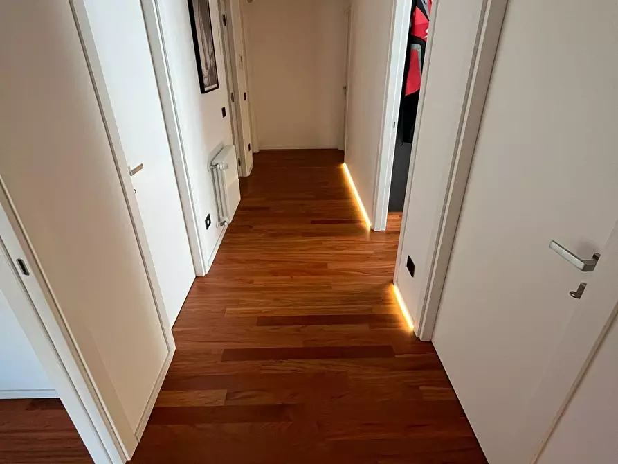 Immagine 24 di Appartamento in vendita  a Viareggio