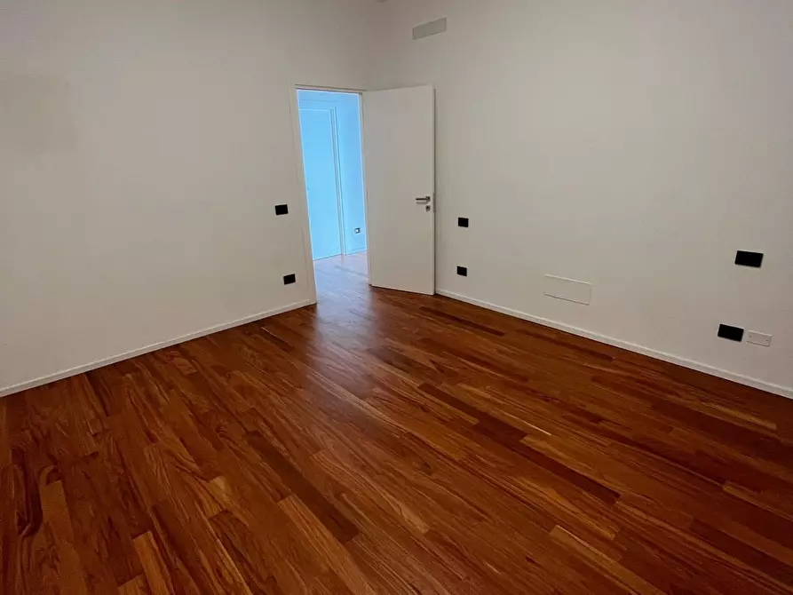 Immagine 27 di Appartamento in vendita  a Viareggio